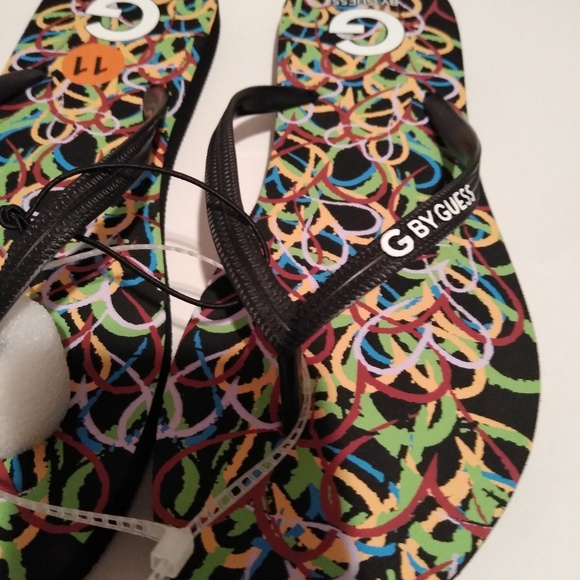 Women's Guess Flip Flop Sandals - Picture 3 of 3